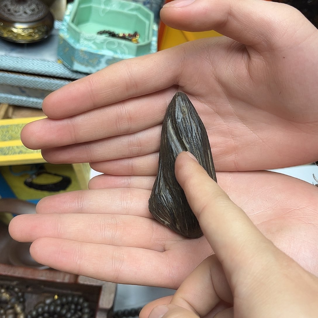 大叶紫檀（黑酸枝木类）