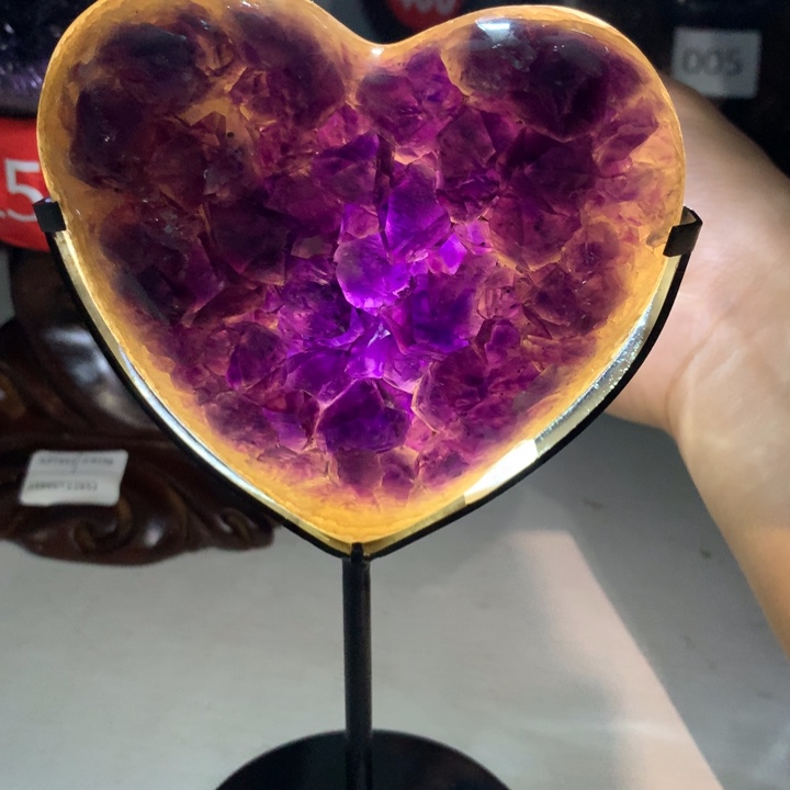 织绣乌拉圭紫水晶