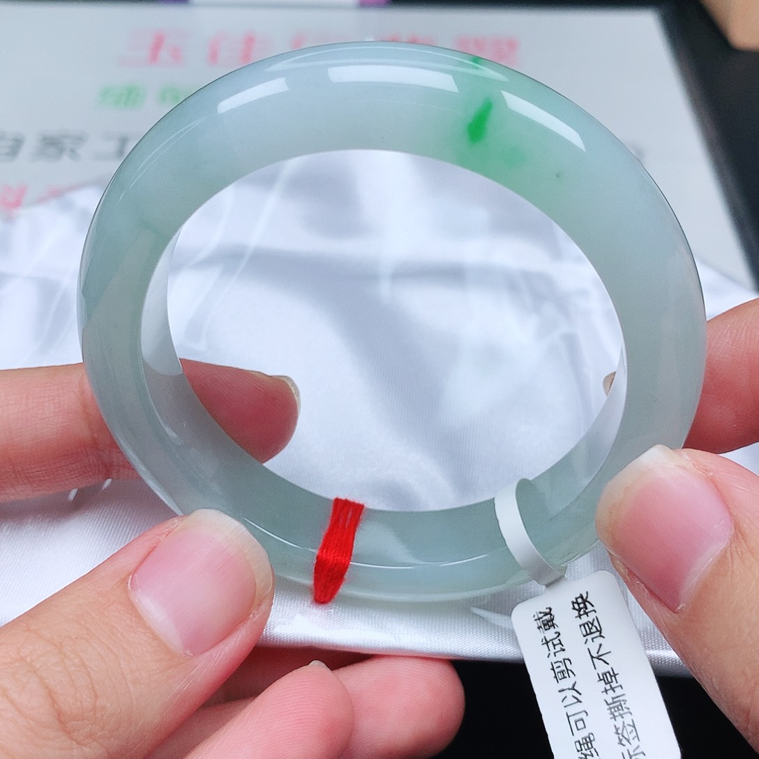 未镶嵌手镯翡翠天然翡翠手镯