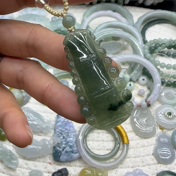 翡翠未镶嵌手链竹节