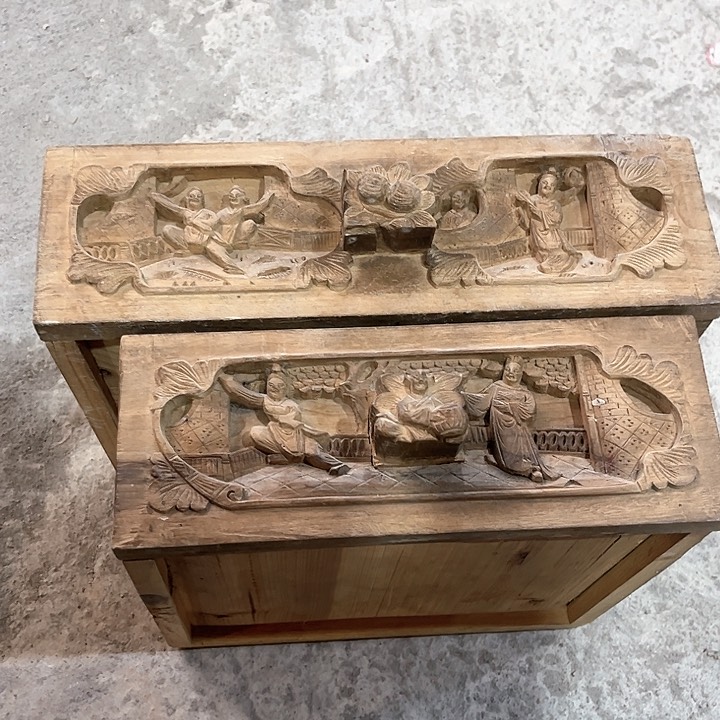 香榧木四*者抽屉两个