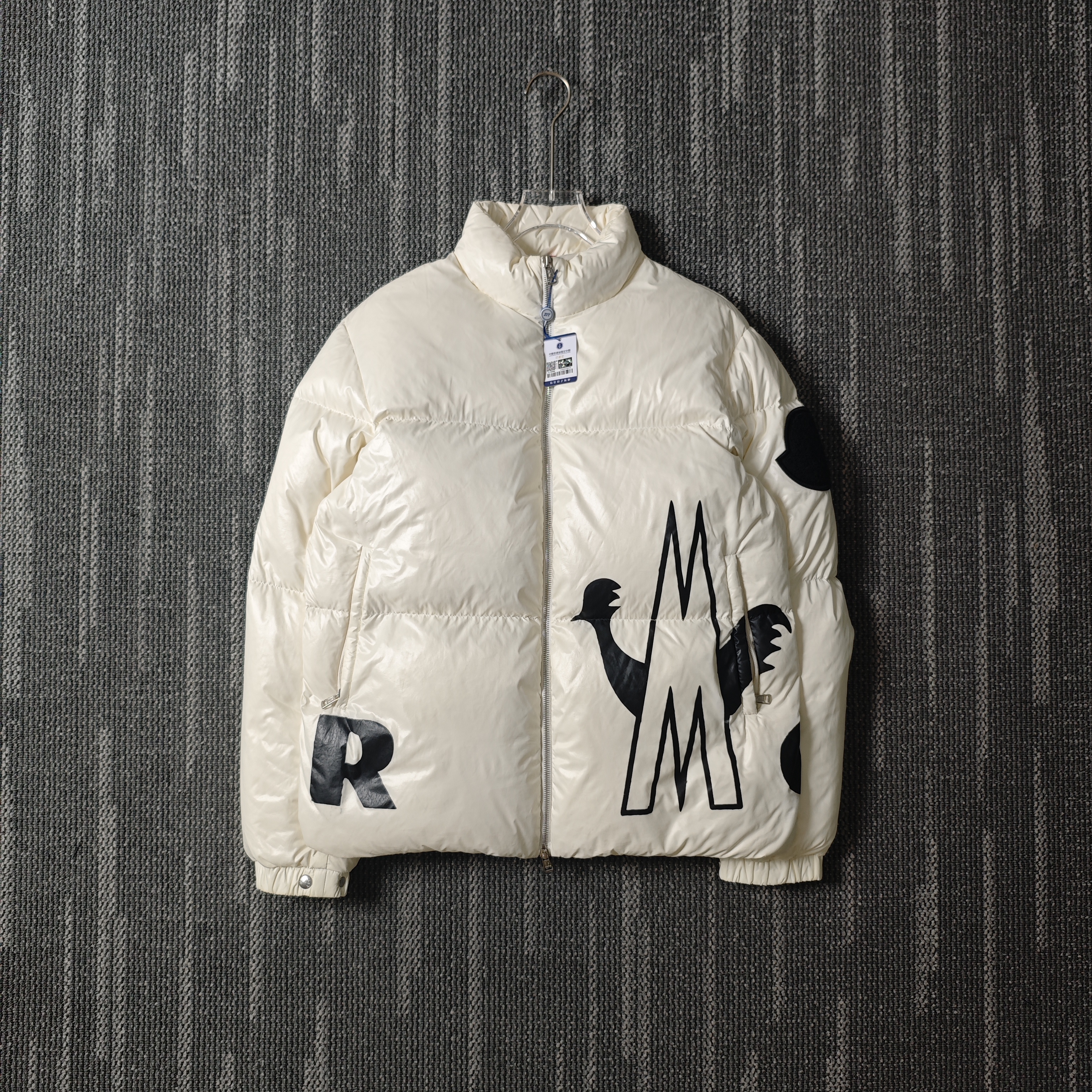 99新 MONCLER Friesian Logo徽标印花合身羽绒服/4码/3417