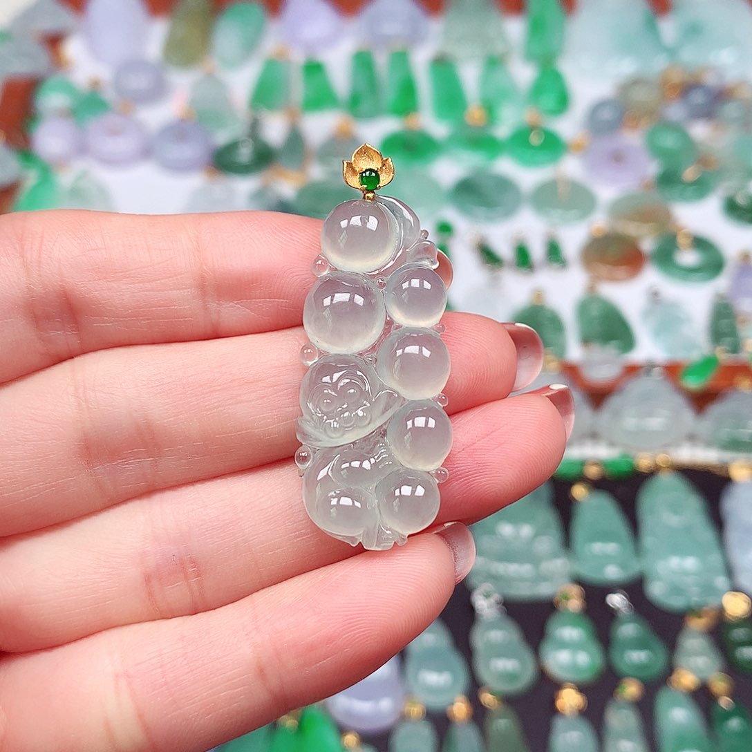 翡翠颈饰18K金镶嵌天然翡翠A货