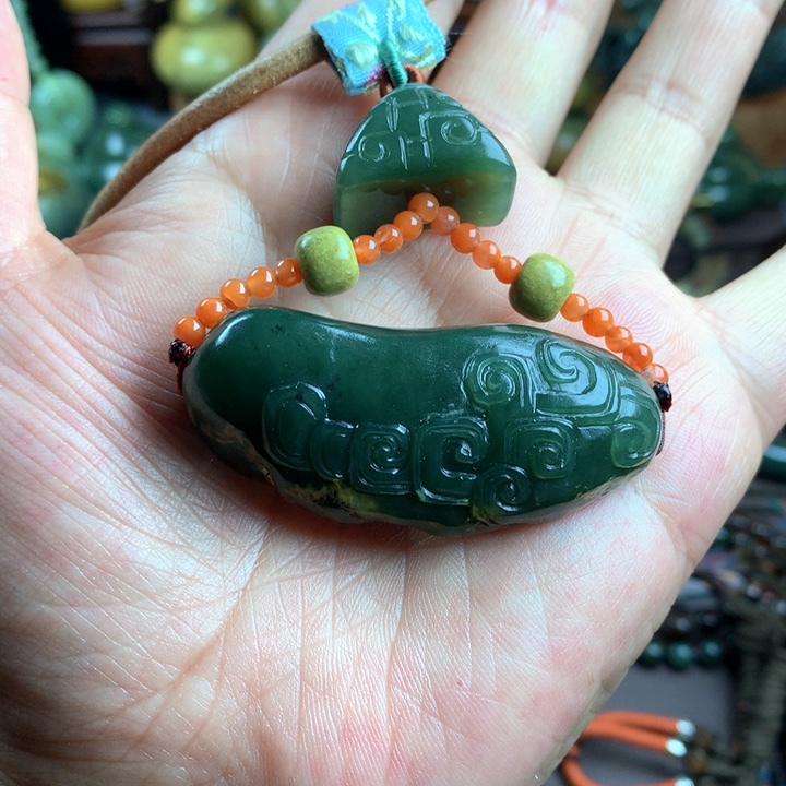 吊坠(赠链)未镶嵌岫岩河磨玉（透闪石质玉）美***6