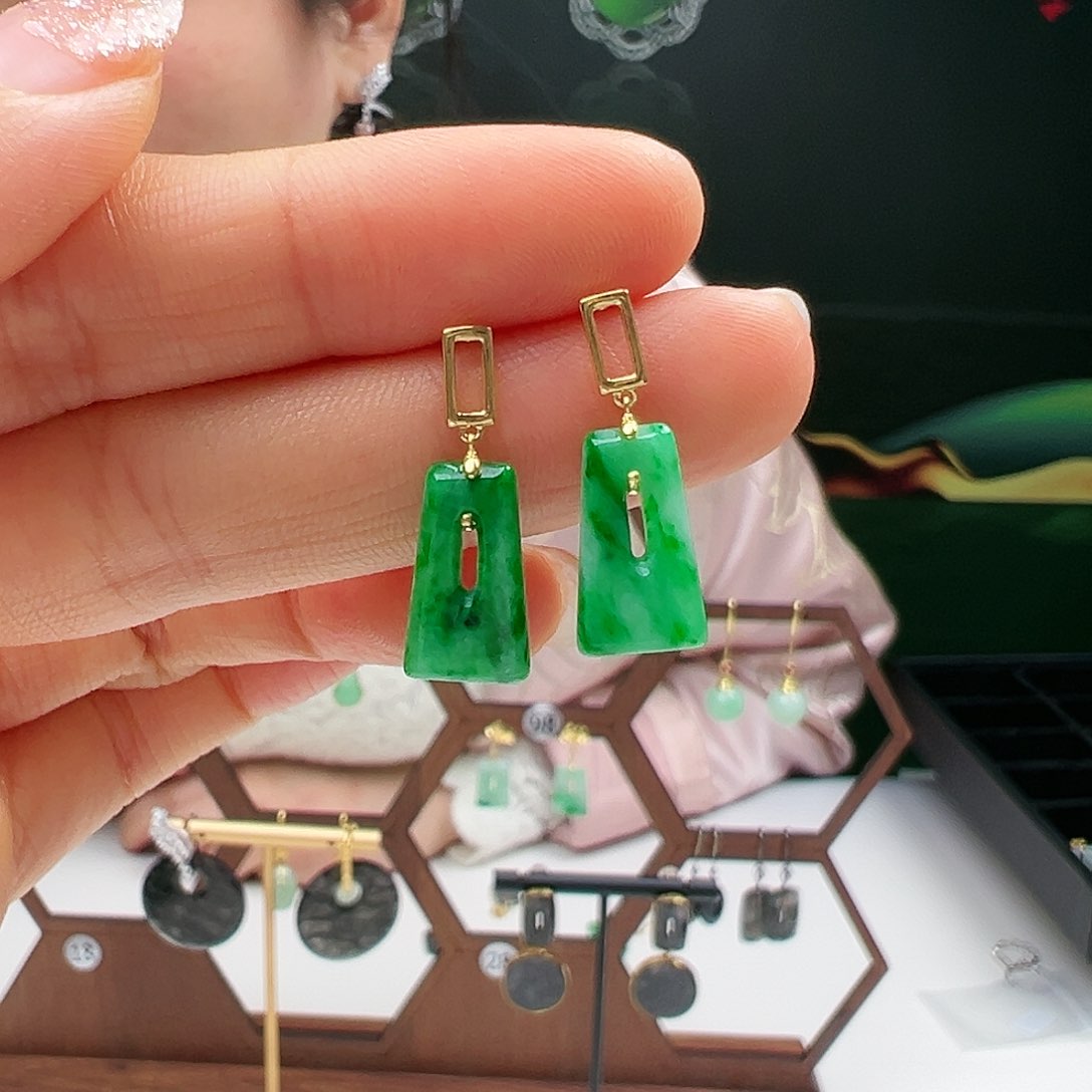 翡翠耳饰18K金镶嵌天然翡翠耳饰18k金镶嵌