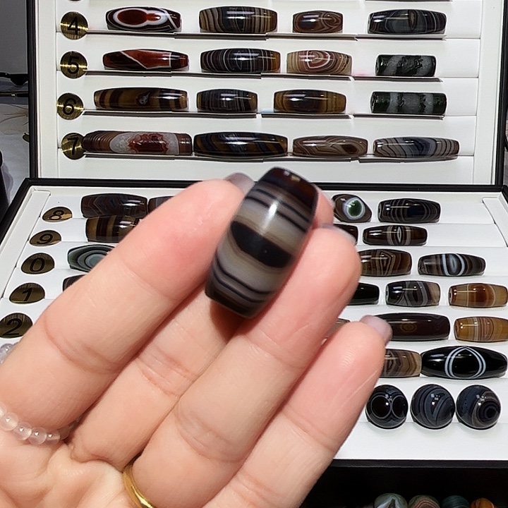 A***生玛瑙/玉髓未镶嵌颈饰