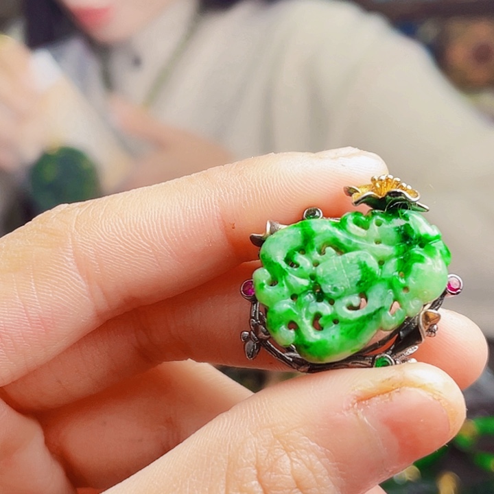 翡翠银S925镶嵌颈饰多样性