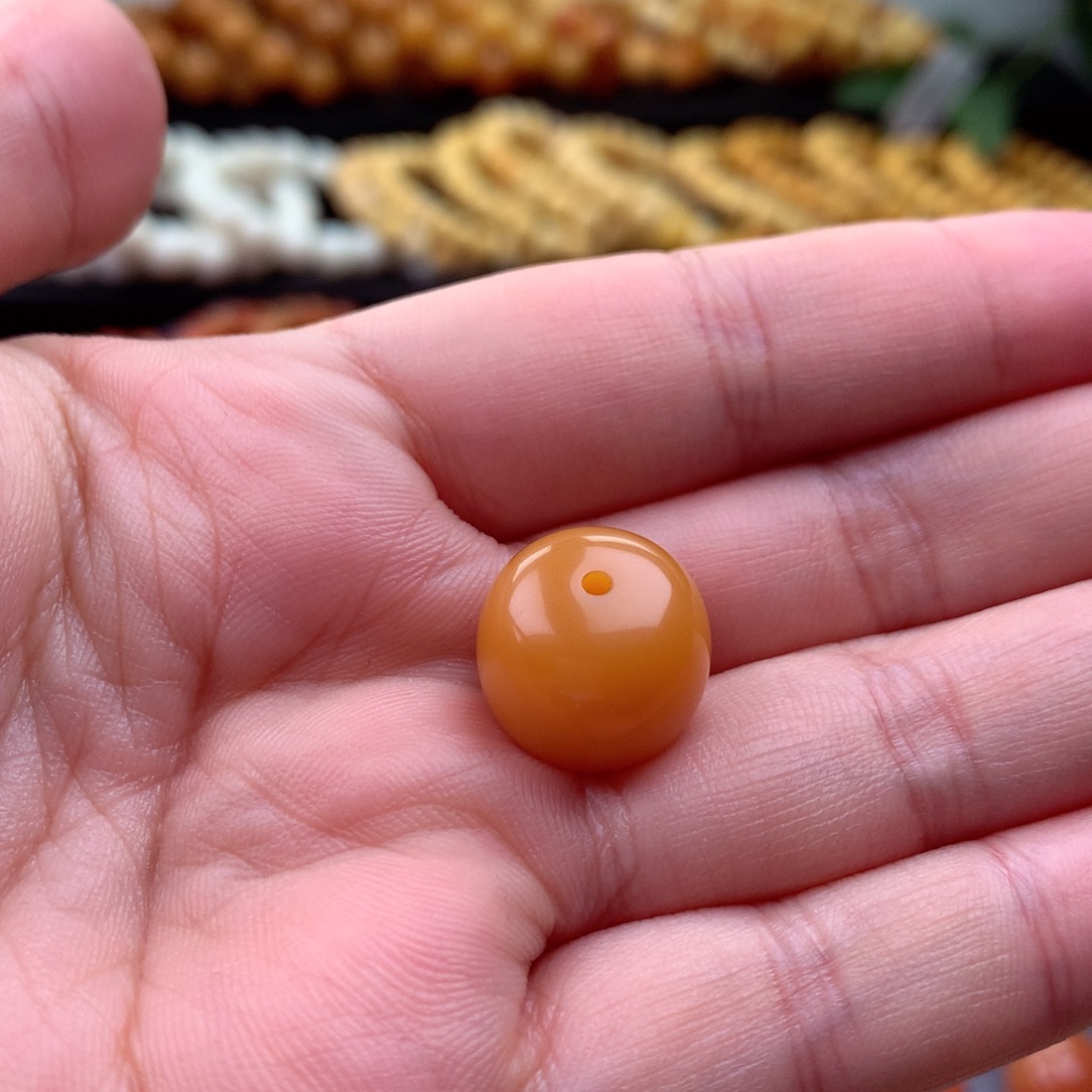 胖****石英质玉未镶嵌颈饰