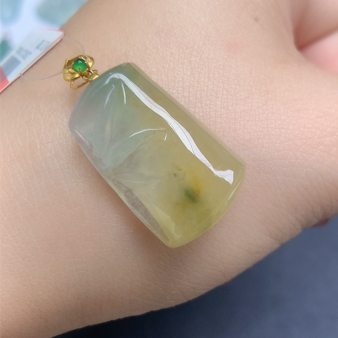 翡翠颈饰18K金镶嵌竹节