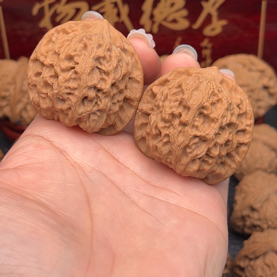 文玩核桃吊坠龙脉