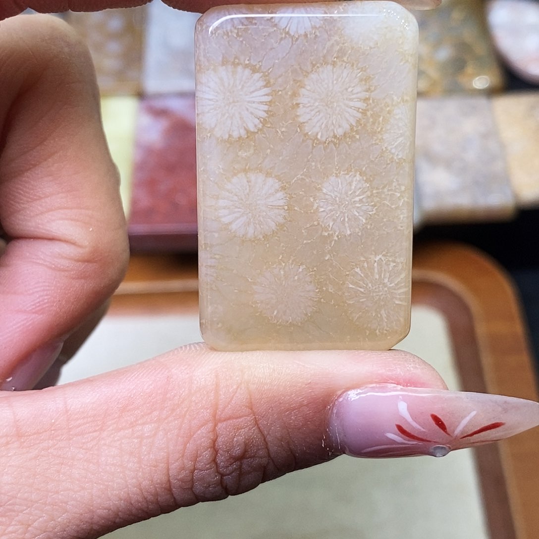 硅化玉颈饰合金吉*洋