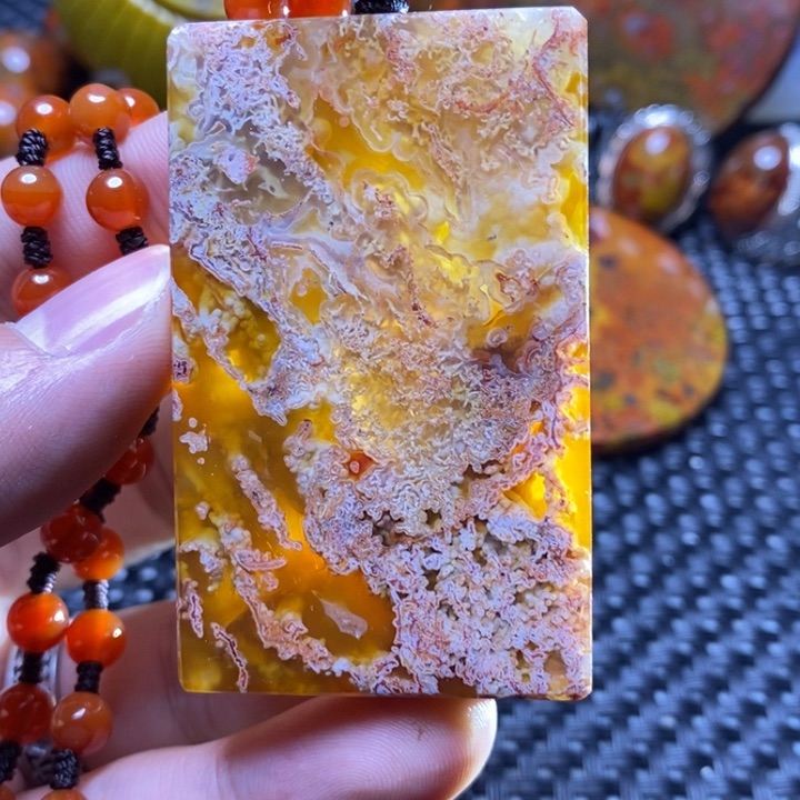 玛瑙/玉髓颈饰未镶嵌