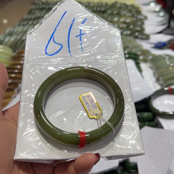 和田玉（糖玉）手镯未镶嵌沙***瑰