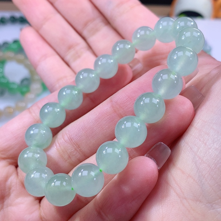 翡翠手链未镶嵌翡翠