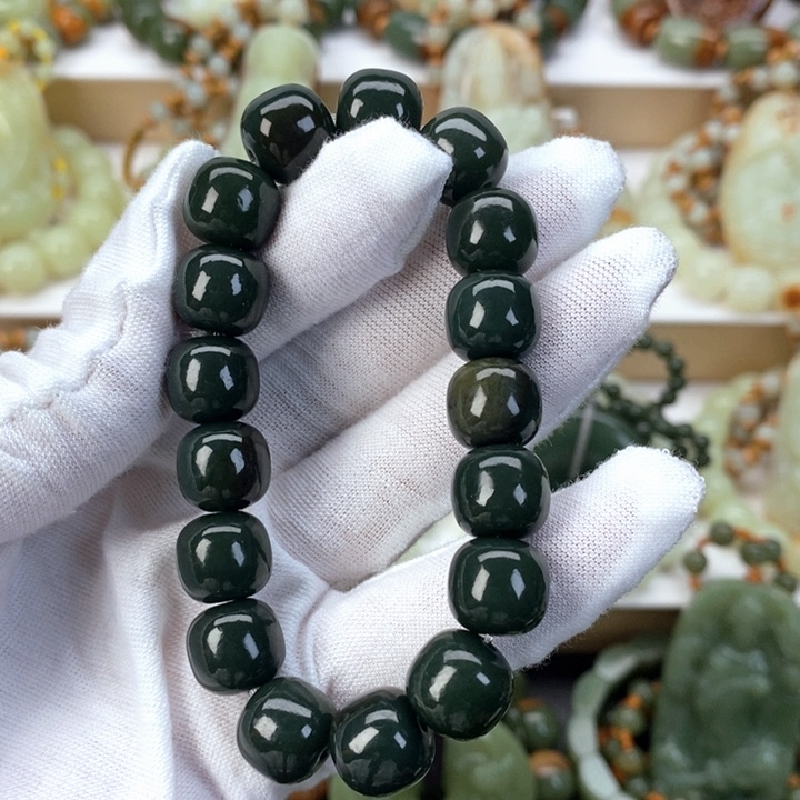 【闪购商品】透闪石质玉手串未镶嵌