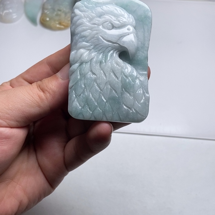 翡翠未镶嵌颈饰鹰牌7