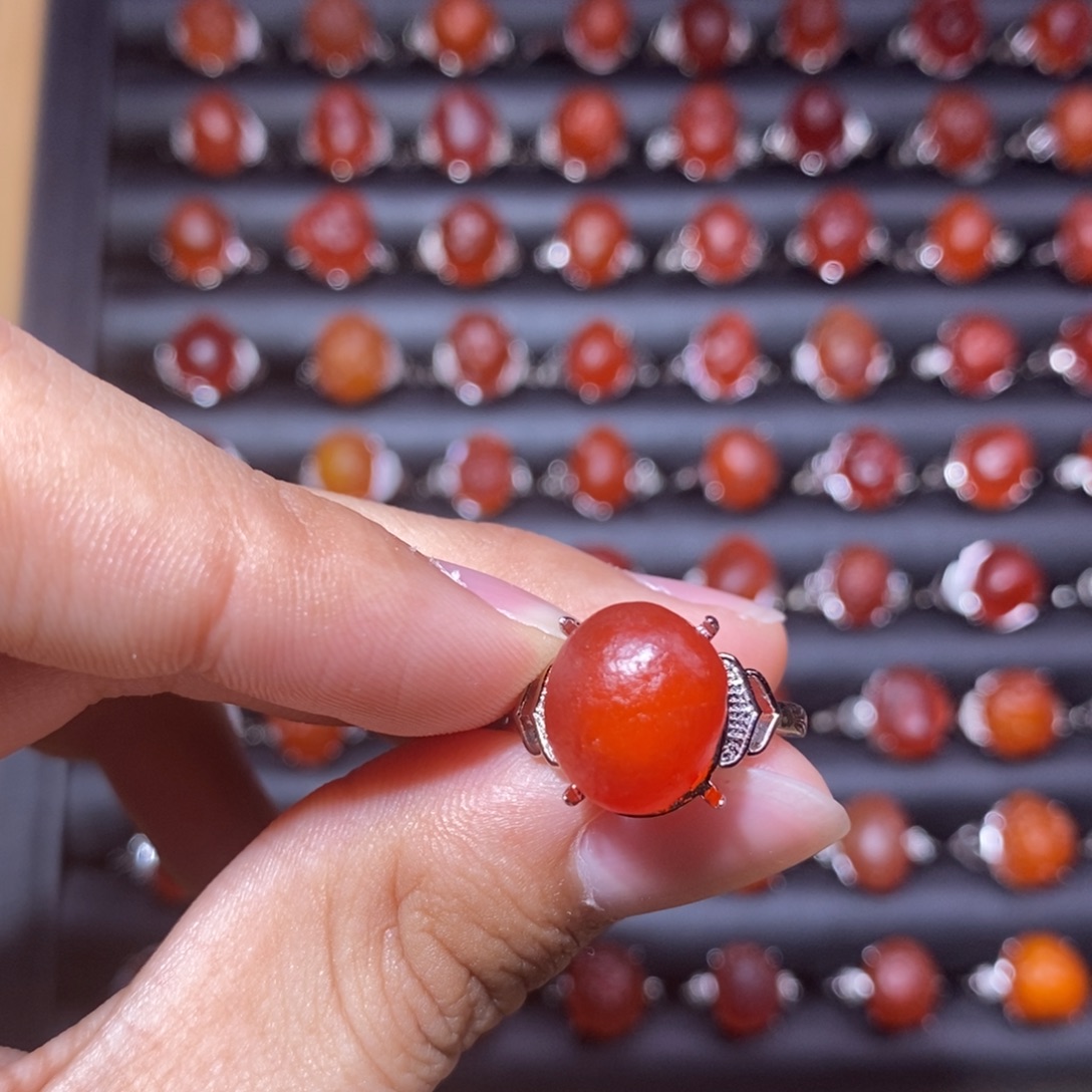 莞***笑玛瑙/玉髓合金戒指