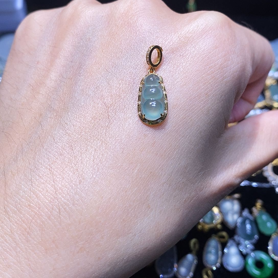 翡翠18K金镶嵌吊坠(不含链)