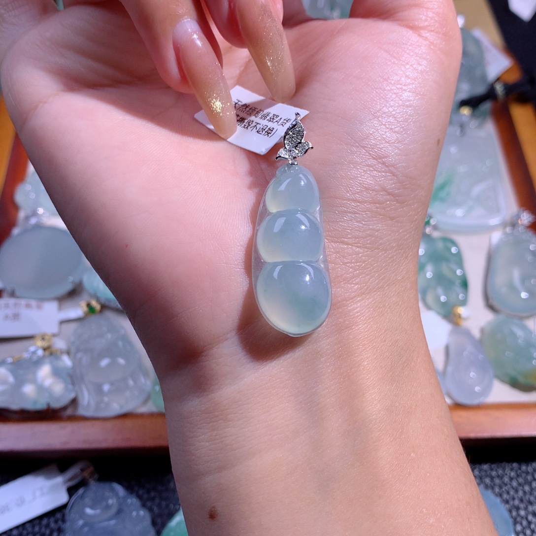 翡翠吊坠(不含链)18K金镶嵌