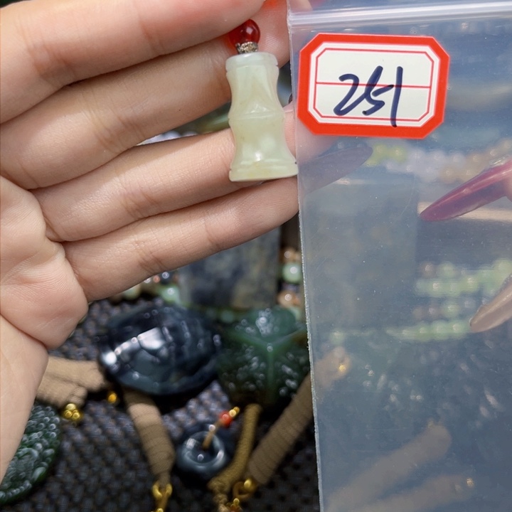 和田玉和田玉边角料随机发未镶嵌