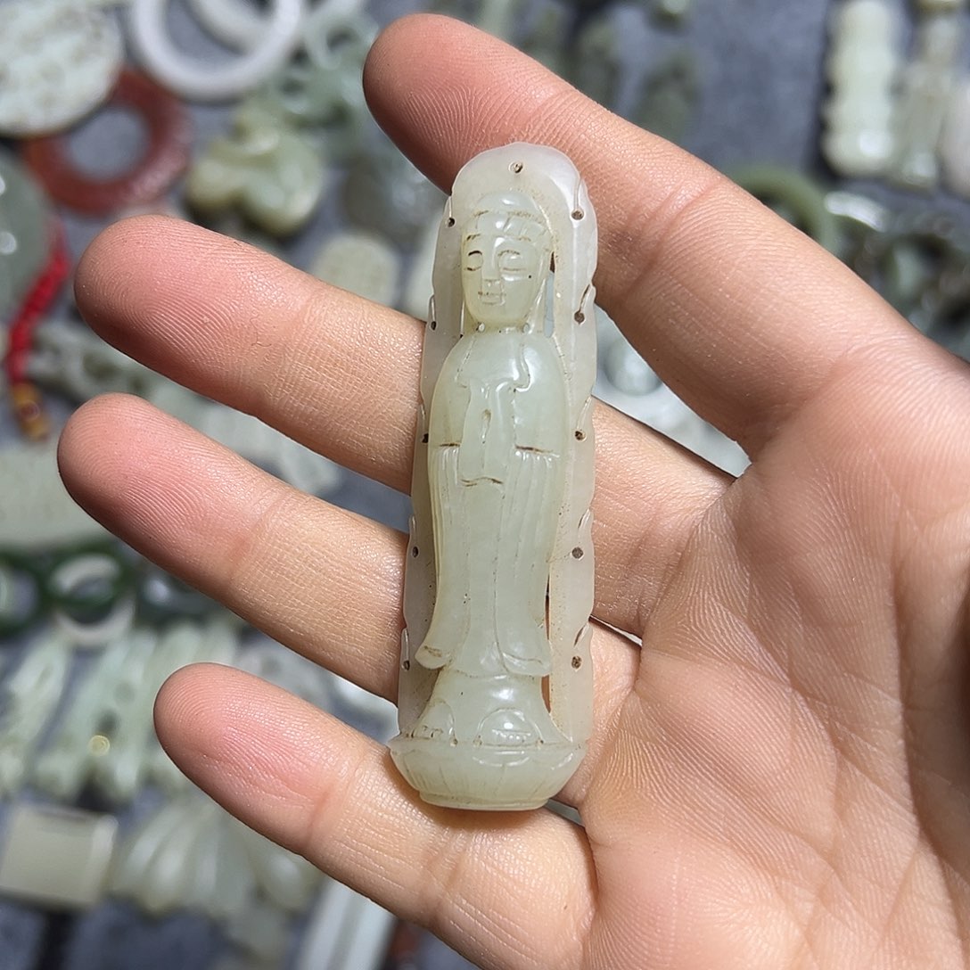 和田玉颈饰未镶嵌