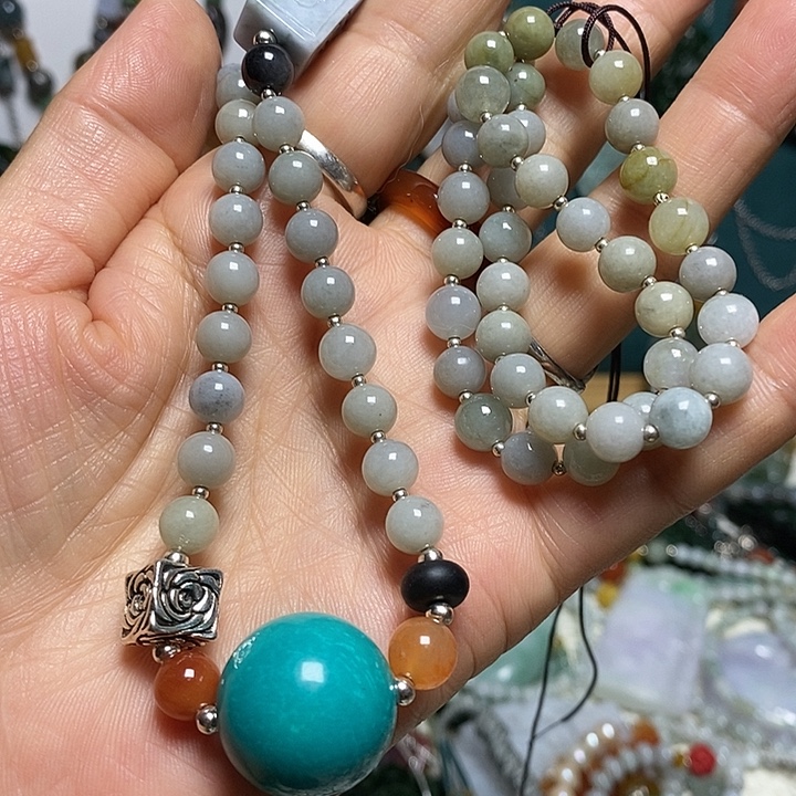 翡翠未镶嵌吊坠(赠链)