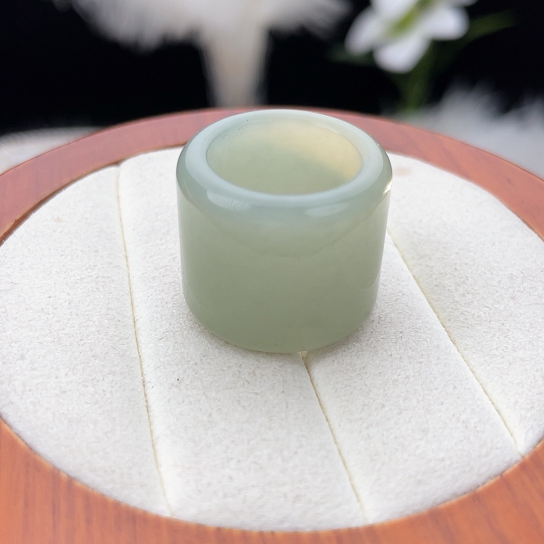 和田玉未镶嵌戒指l17。奶蓝高筒。16.1。