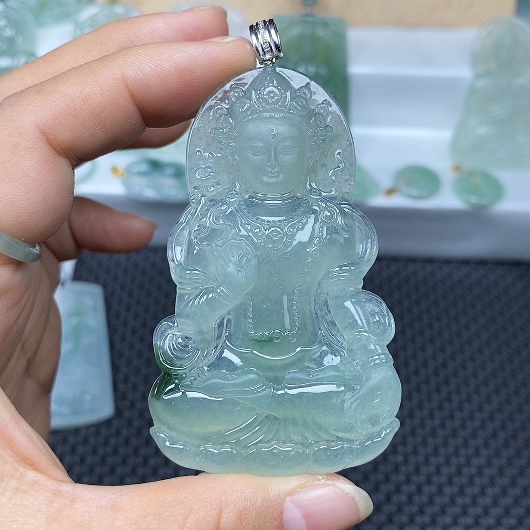 金***y翡翠未镶嵌颈饰翡翠