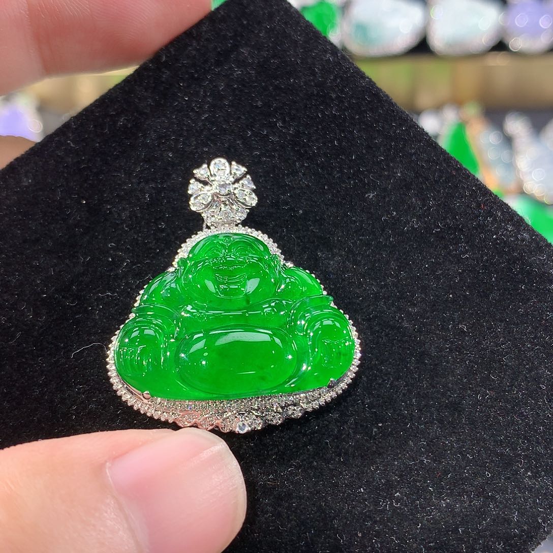 翡翠18K金镶嵌颈饰