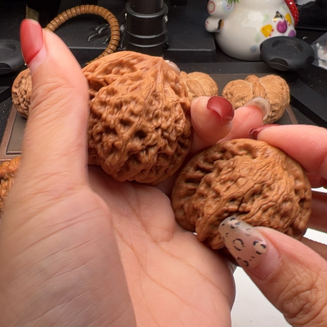 文玩核桃吊坠滢金公子48