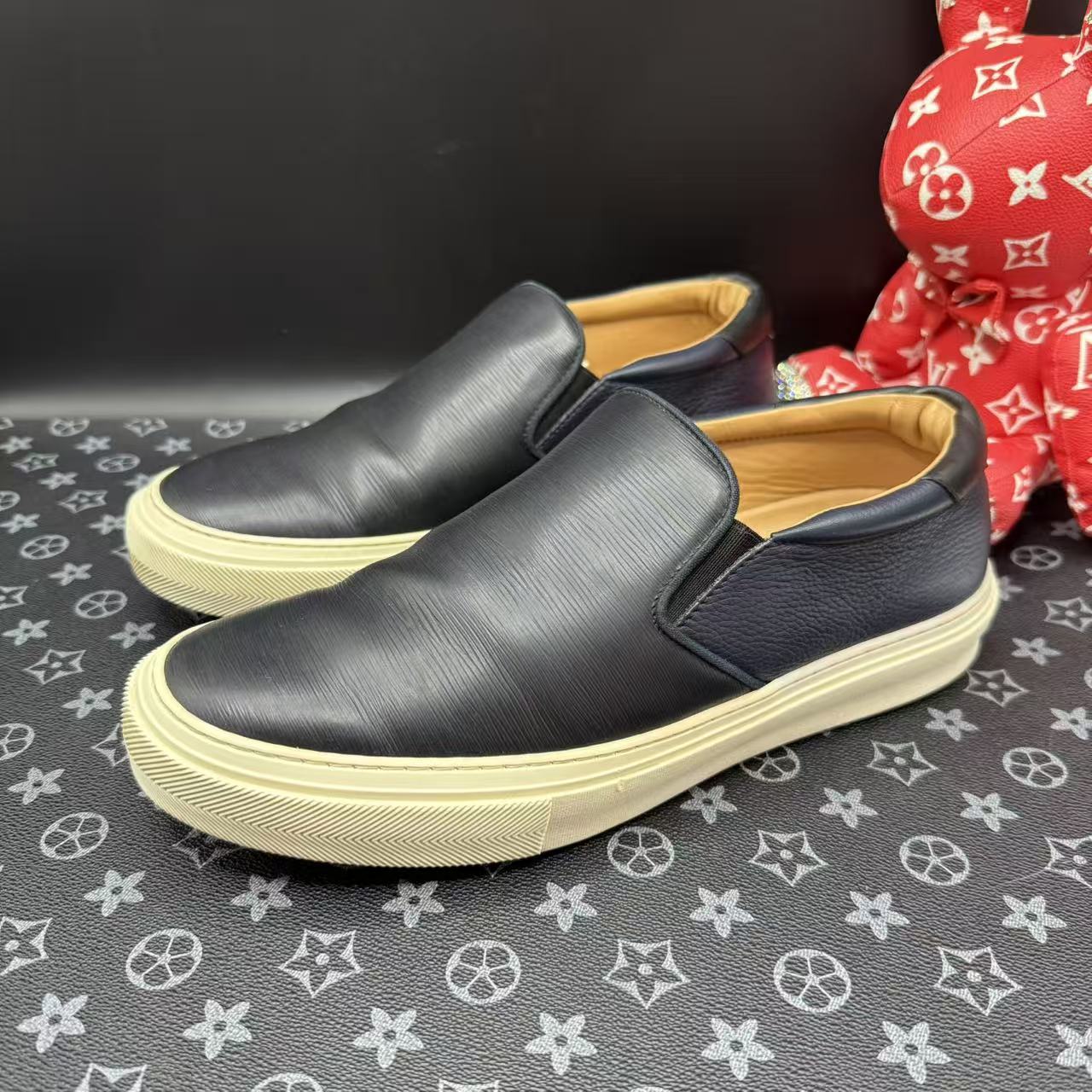 95新 LouisVuitton/路易威登 黑色水波纹一脚蹬41欧码 ddm2617