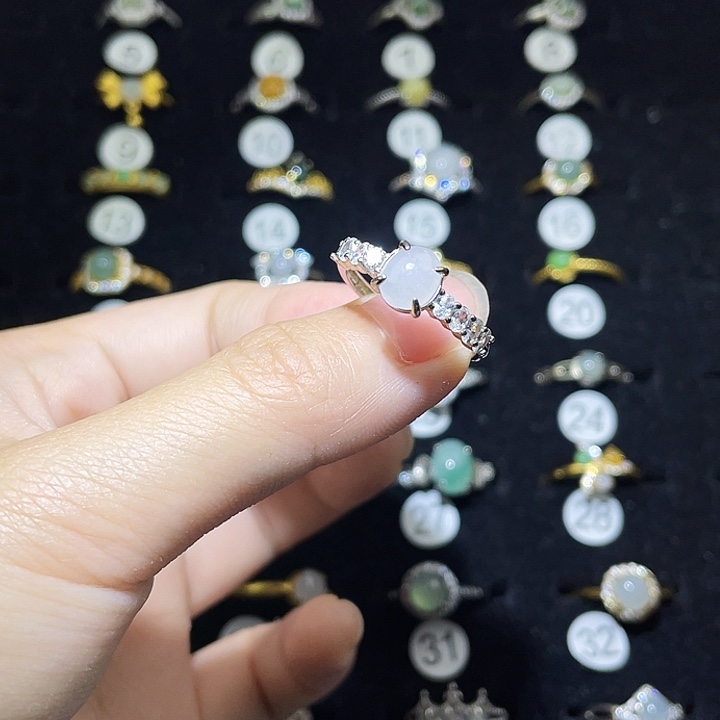 翡翠未镶嵌戒指戒指