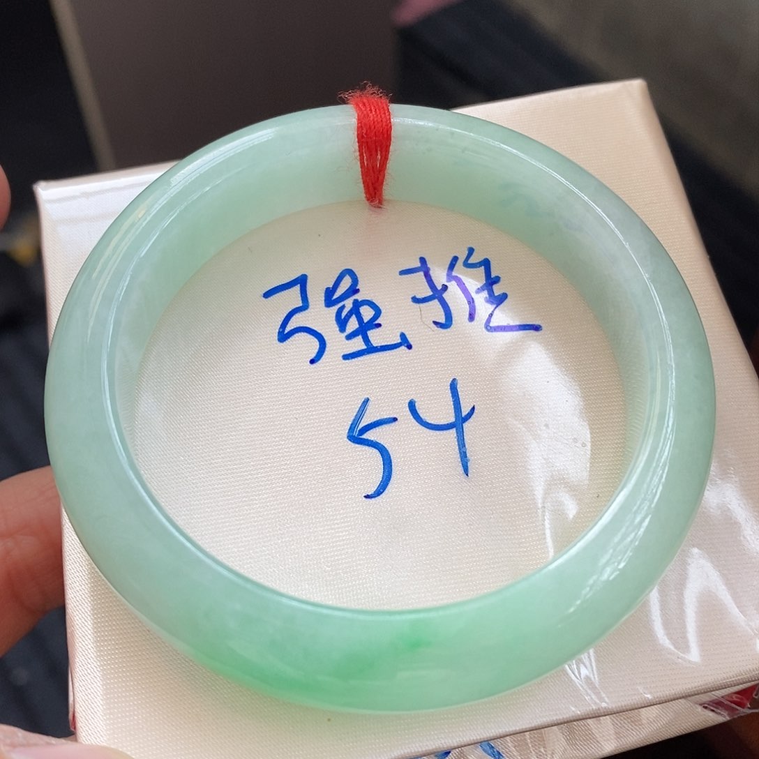 翡翠手镯未镶嵌12葡萄肉飘绿12