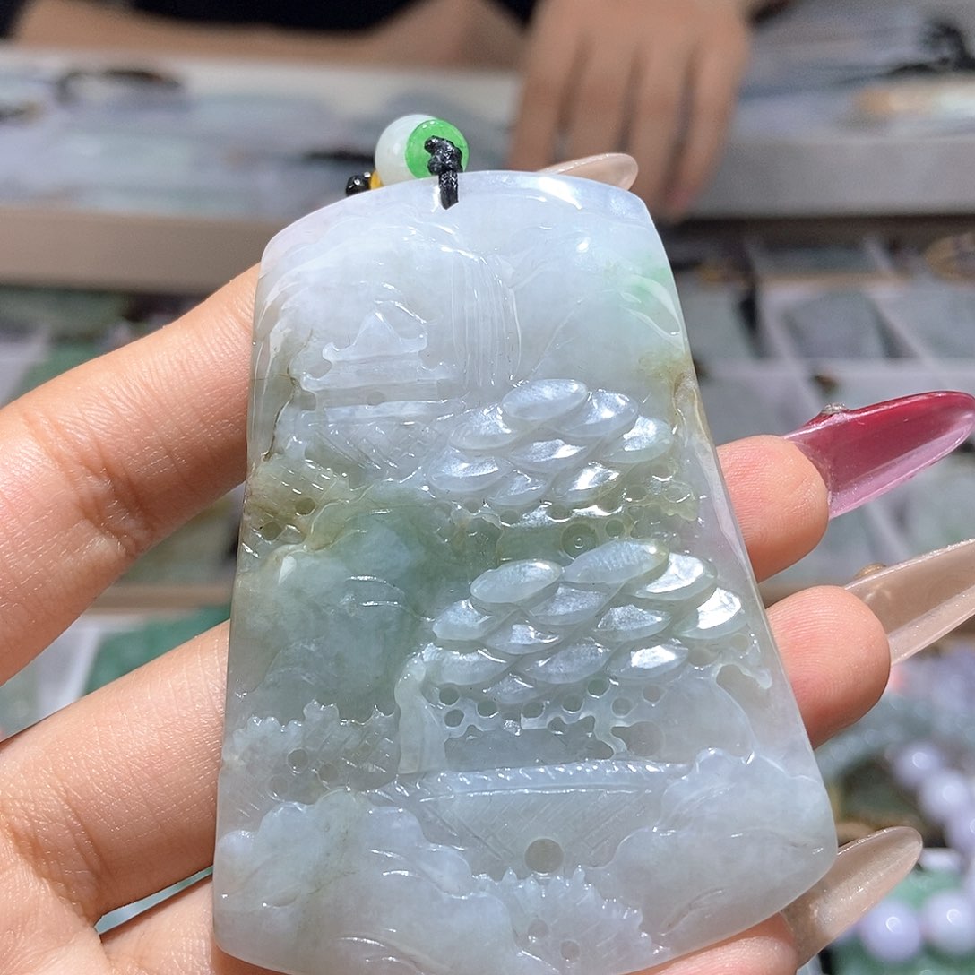 翡翠颈饰未镶嵌翡翠