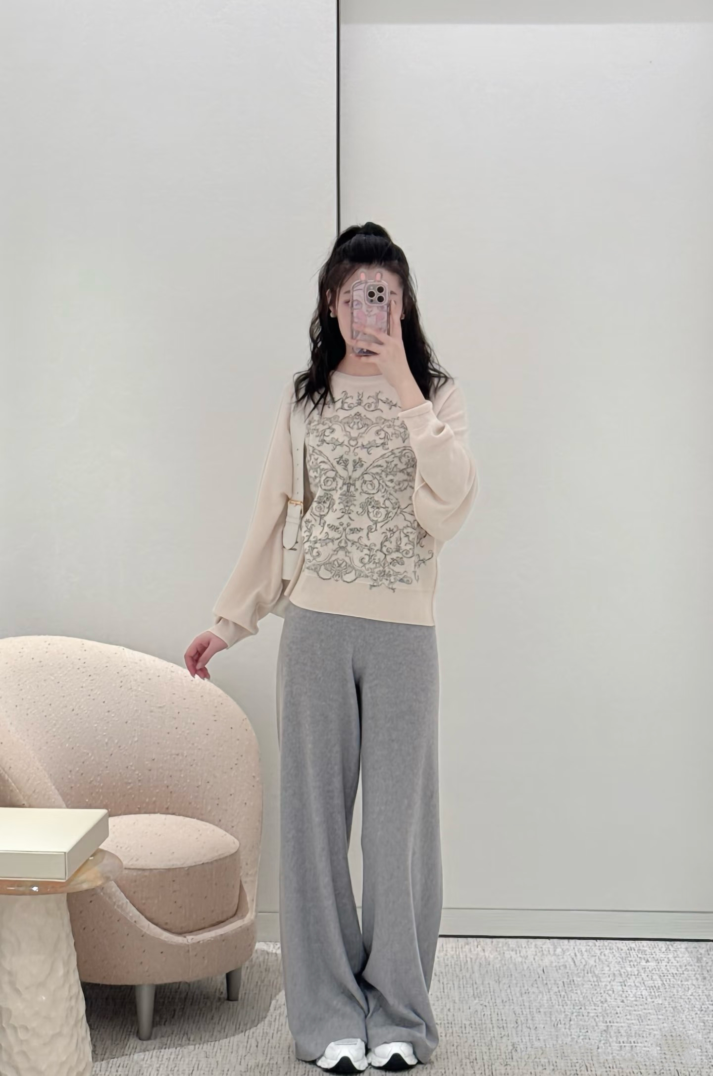 【顾顾甄选】刺绣羊绒套头衫