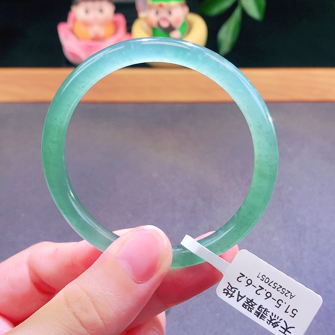 翡翠未镶嵌手镯天然翡翠