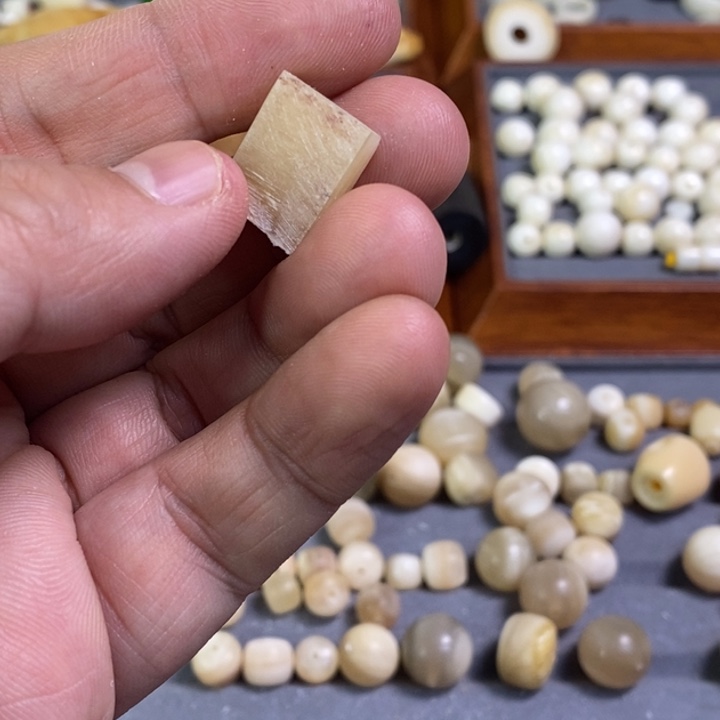 大叶紫檀（黑酸枝木类）