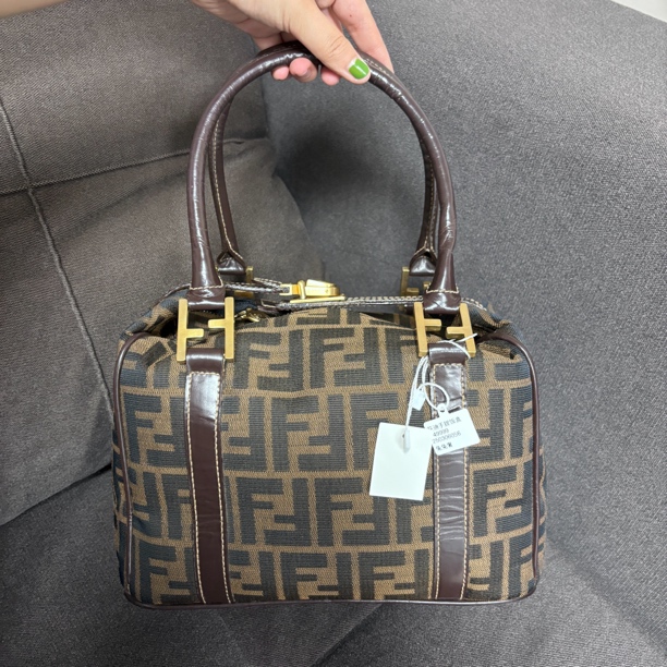 95新 FENDI/芬迪 兔兔奢G/芬迪波士顿饭盒/06056