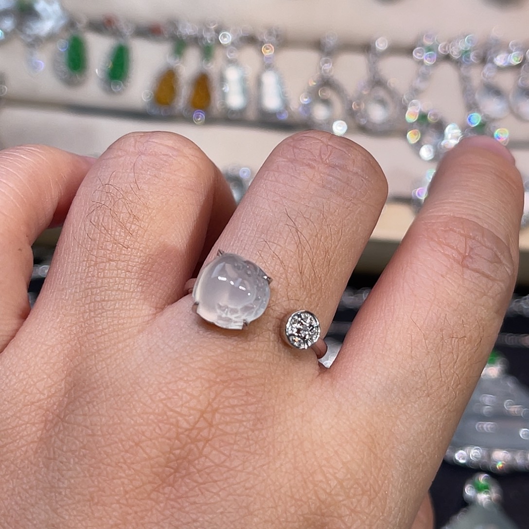 翡翠18K金镶嵌戒指金蟾