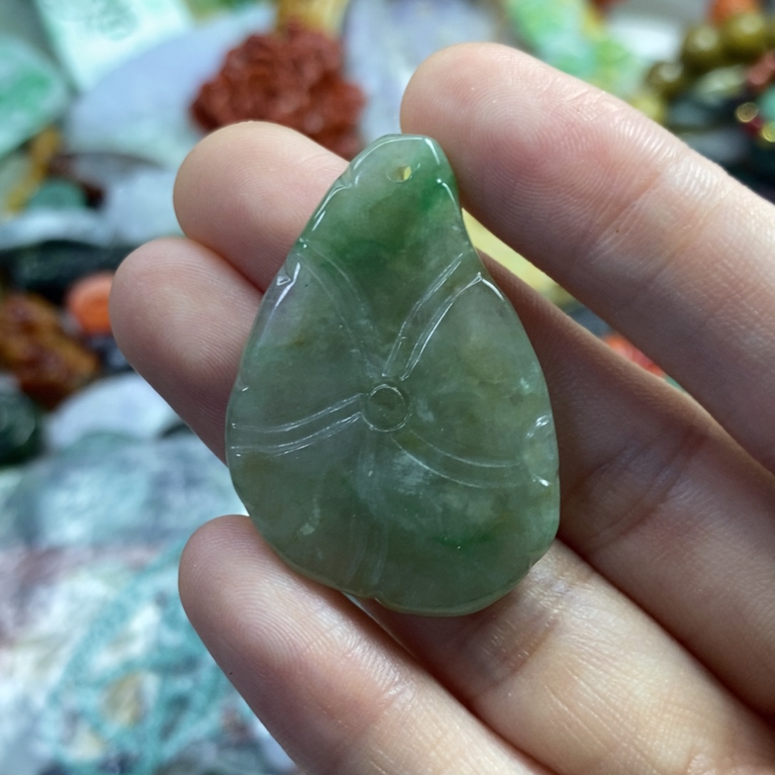 翡翠未镶嵌颈饰吊坠
