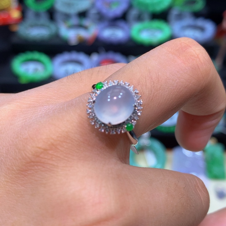 翡翠18K金镶嵌颈饰翡翠