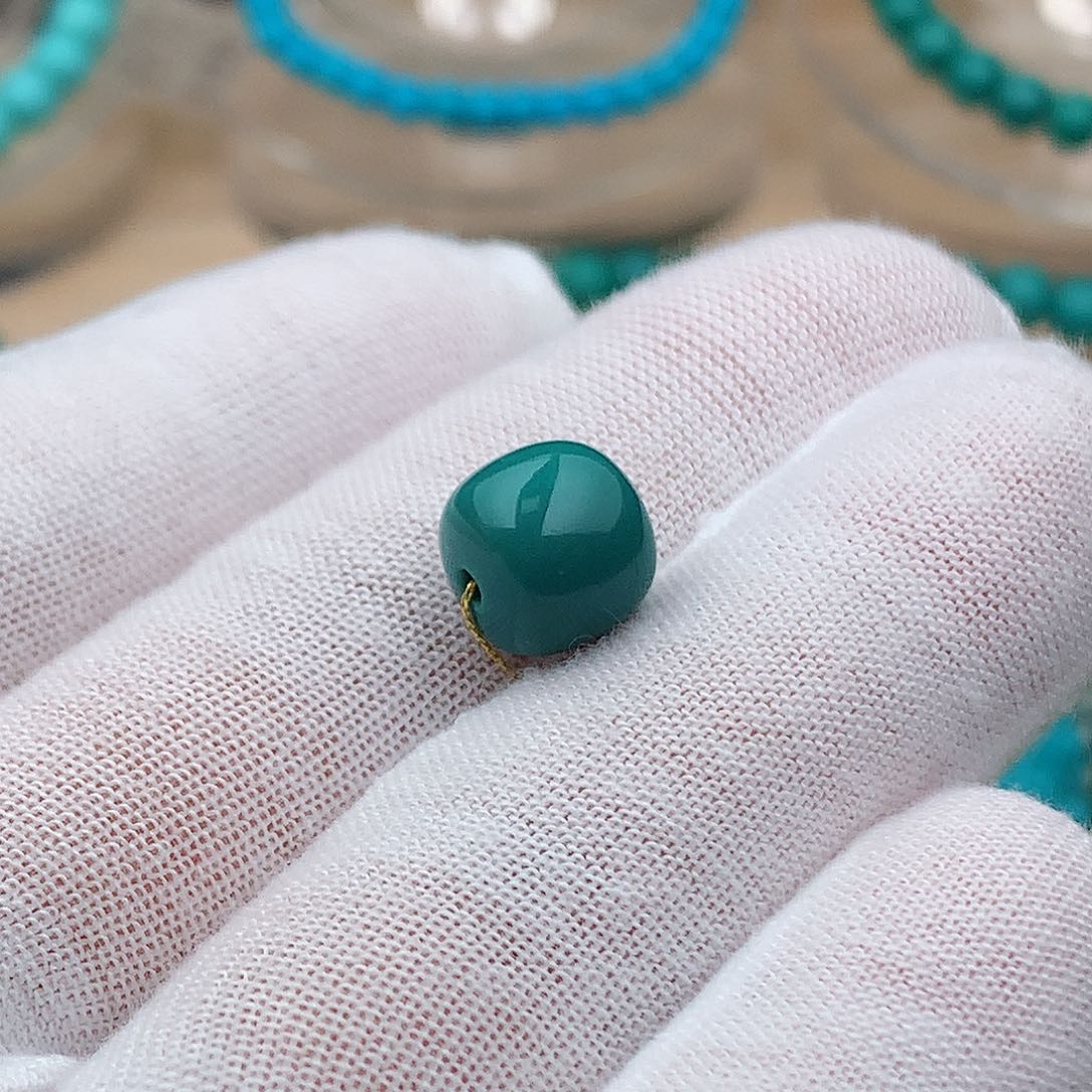 绿松石颈饰未镶嵌