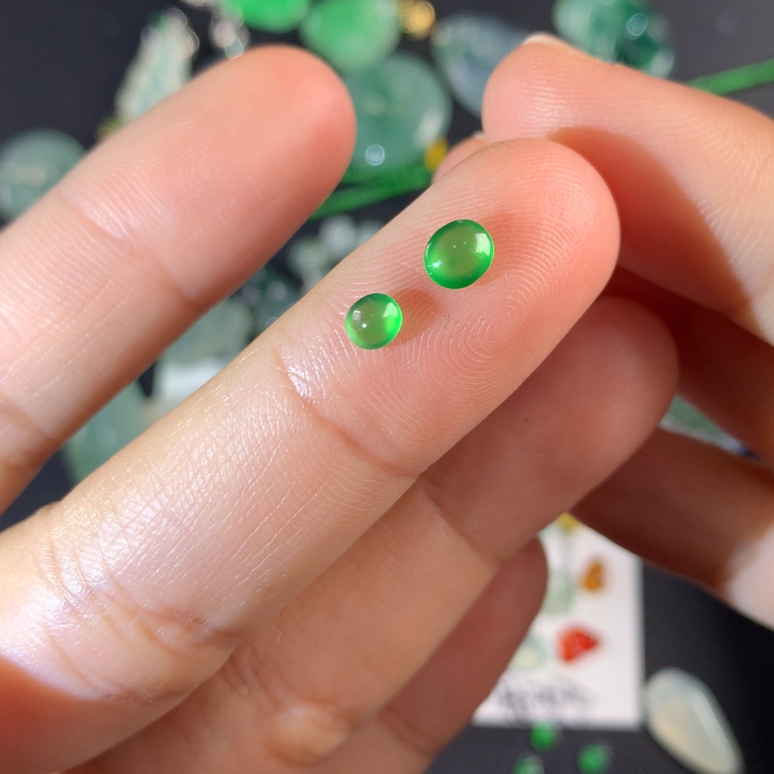 翡翠颈饰未镶嵌蛋