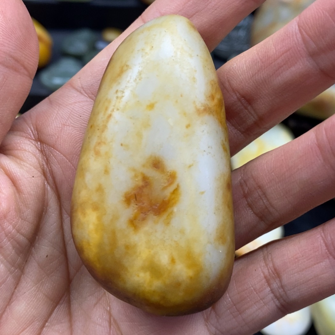 未镶嵌和田玉（子料）摆件普****?