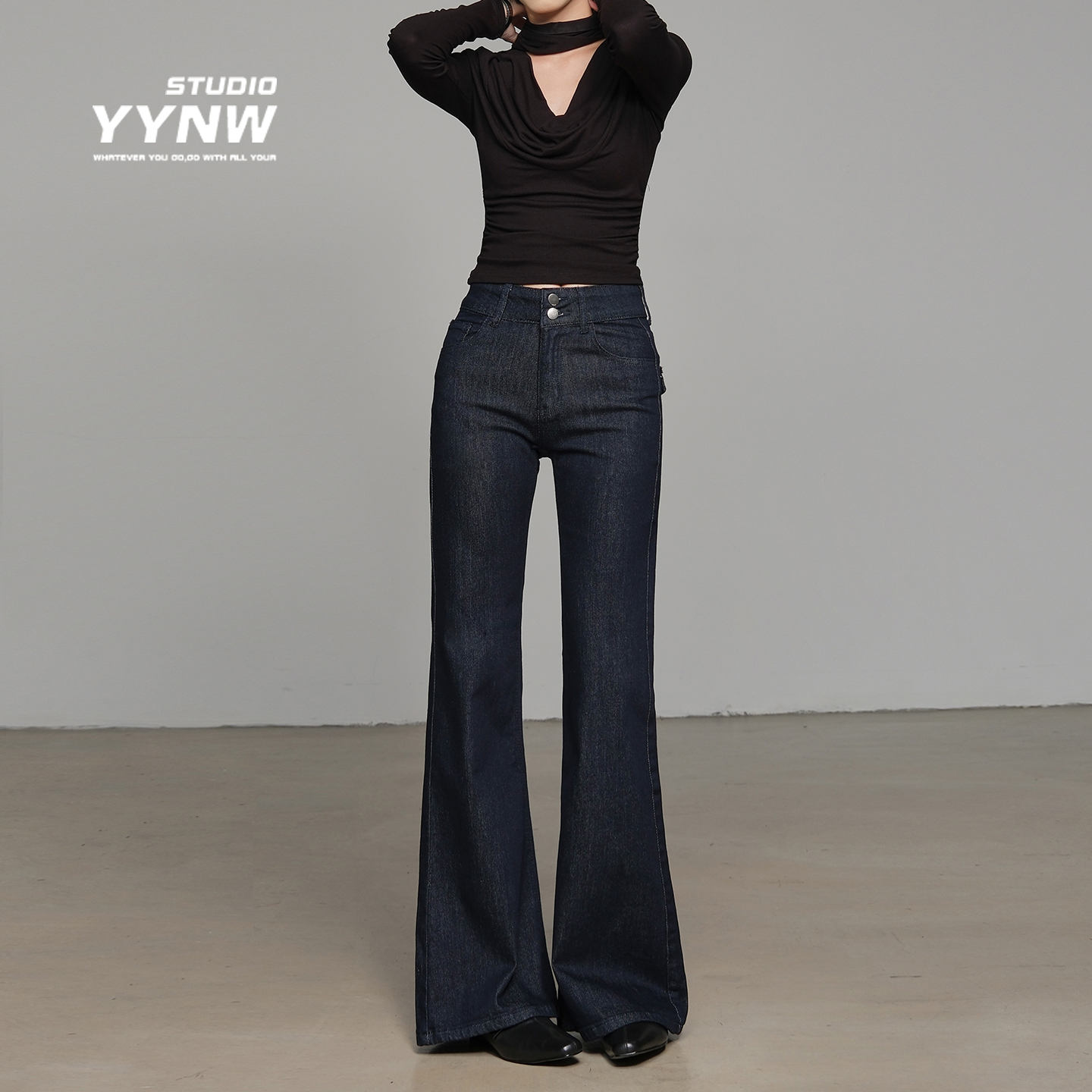 高腰双扣微喇叭牛仔裤女秋季2025新款弹力显瘦百搭休闲拖地喇叭裤