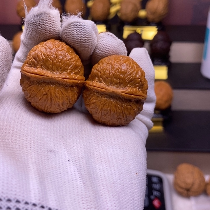 文玩核桃把件蛇皮球36尺