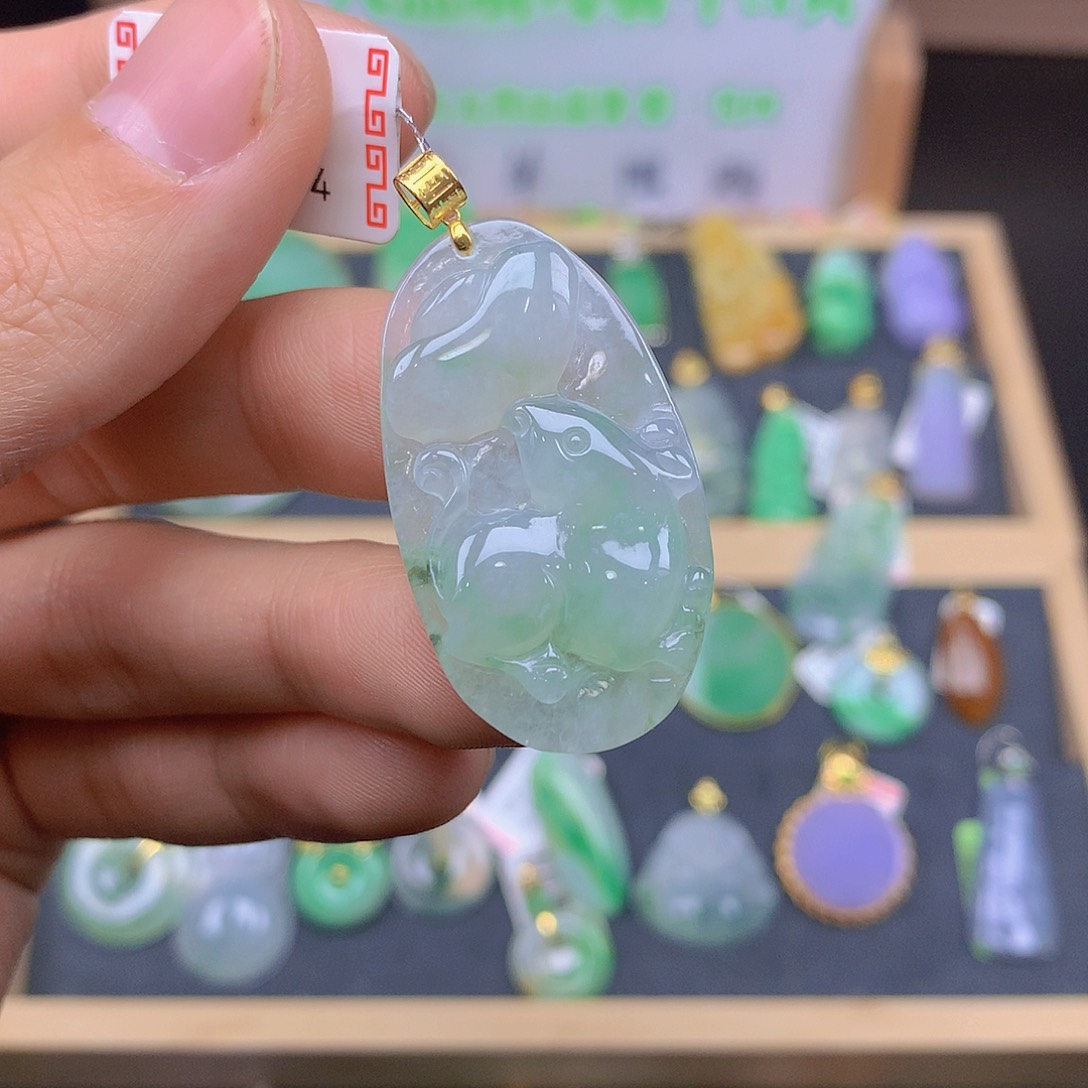 翡翠颈饰18K金镶嵌翡翠