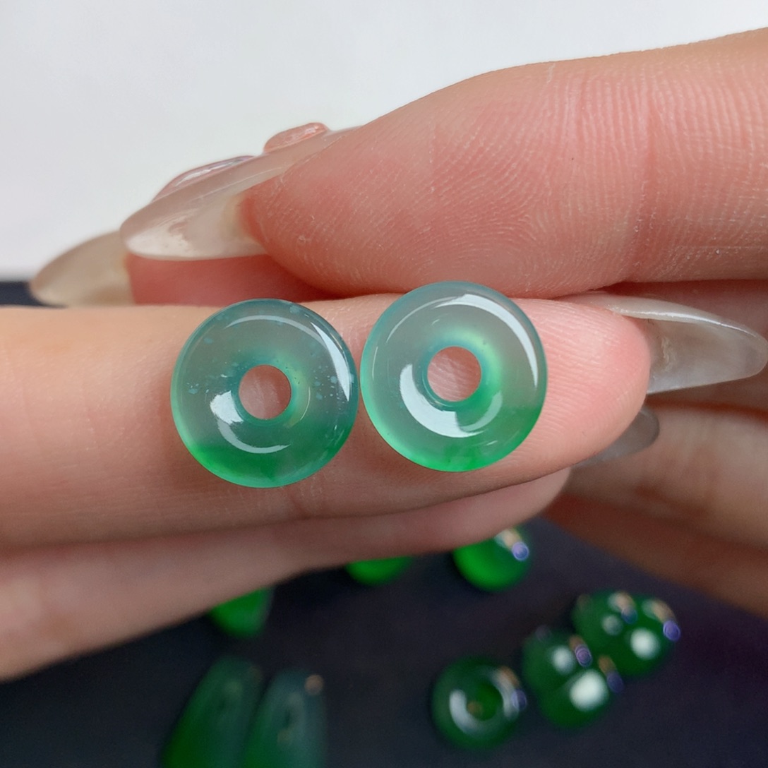 翡翠裸石11.49/2.71甜甜圈