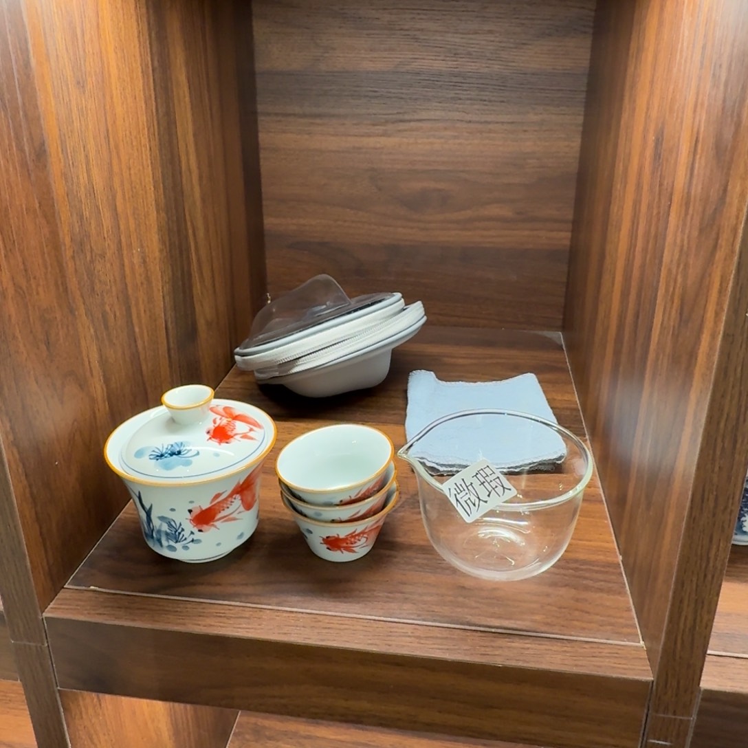 釉下手绘茶具微瑕