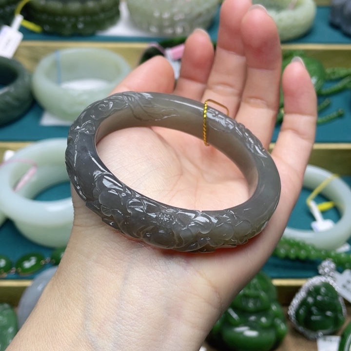 和田玉手镯53+圈口 编号88未镶嵌